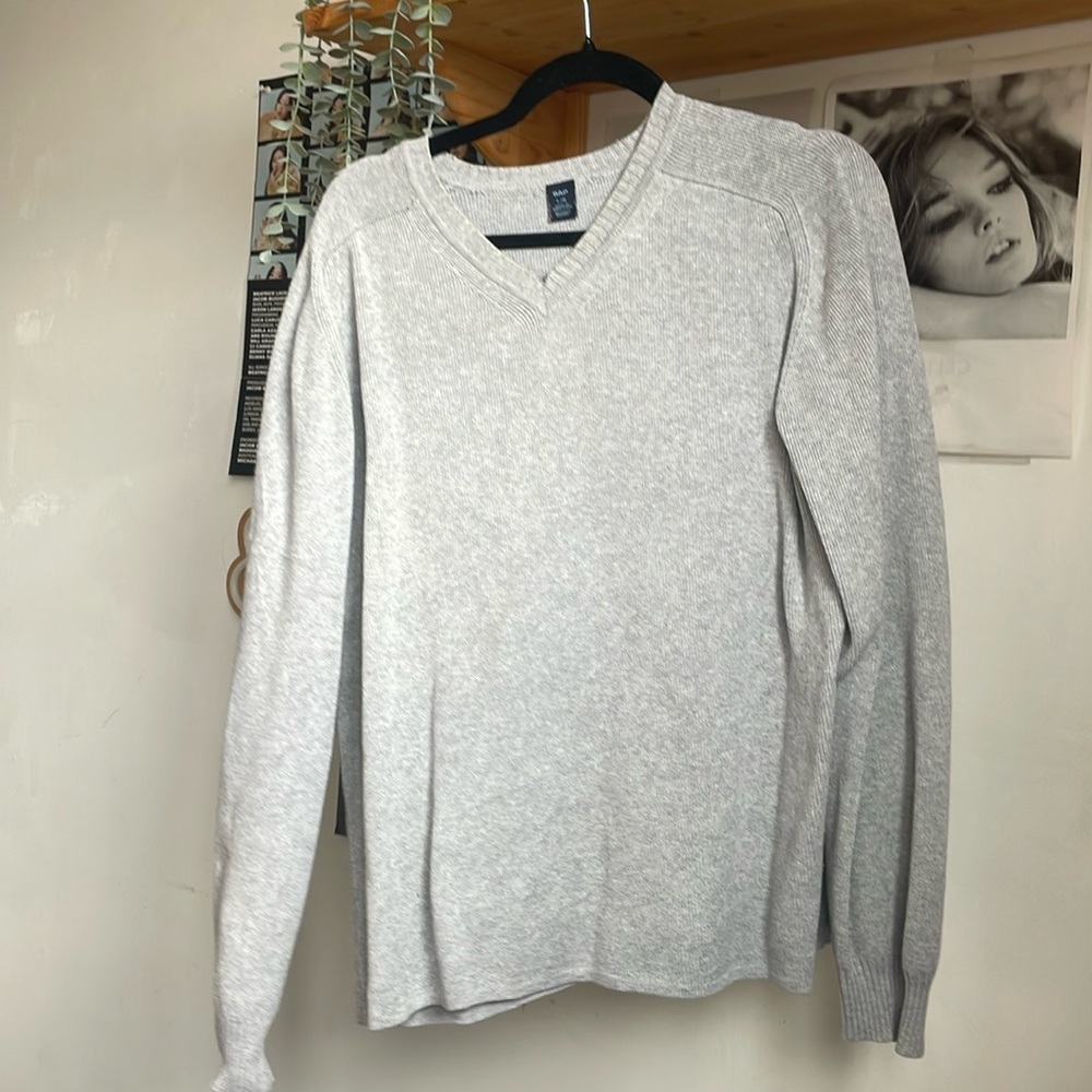 VINTAGE GAP GREY V NECK SWEATER